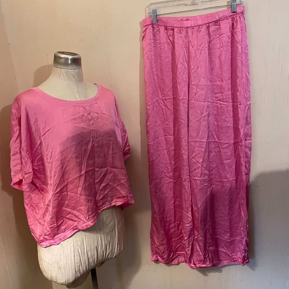 PJ HARLOW Kit Top Mo Pants HOT PINK SATIN LOUNGE SET Pajamas M nwot